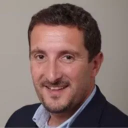 Customer Service Leader: Ian Golding